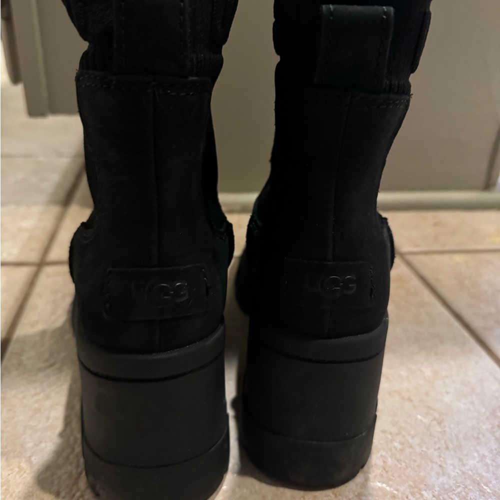 UGG Brooklyn Moxy Chelsea Boots - Picture 3 of 4